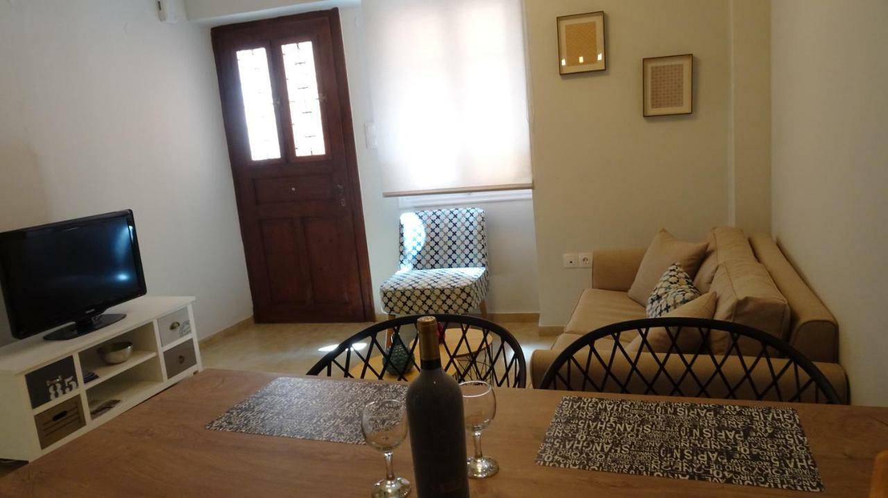 Elegant And Comfortable Apartment In The City Center Ermoúpoli Extérieur photo